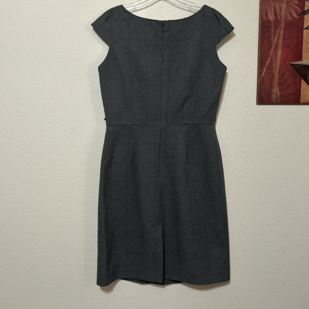 K Petite Grey Windowpane Plaid Sheath Dress - Size 8P - Picture 6 of 10